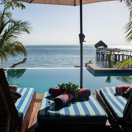 Dugong Beach Lodge Виланкулос Екстериор снимка