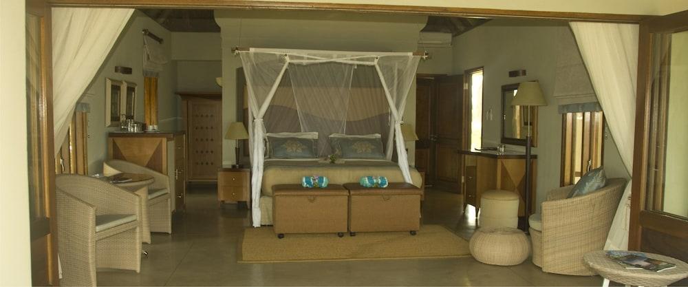 Dugong Beach Lodge Виланкулос Екстериор снимка