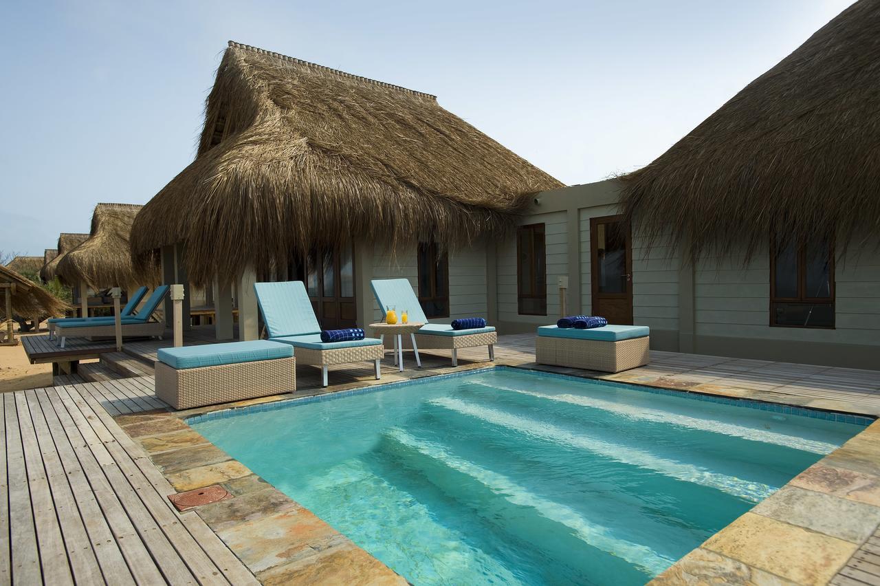 Dugong Beach Lodge Виланкулос Екстериор снимка