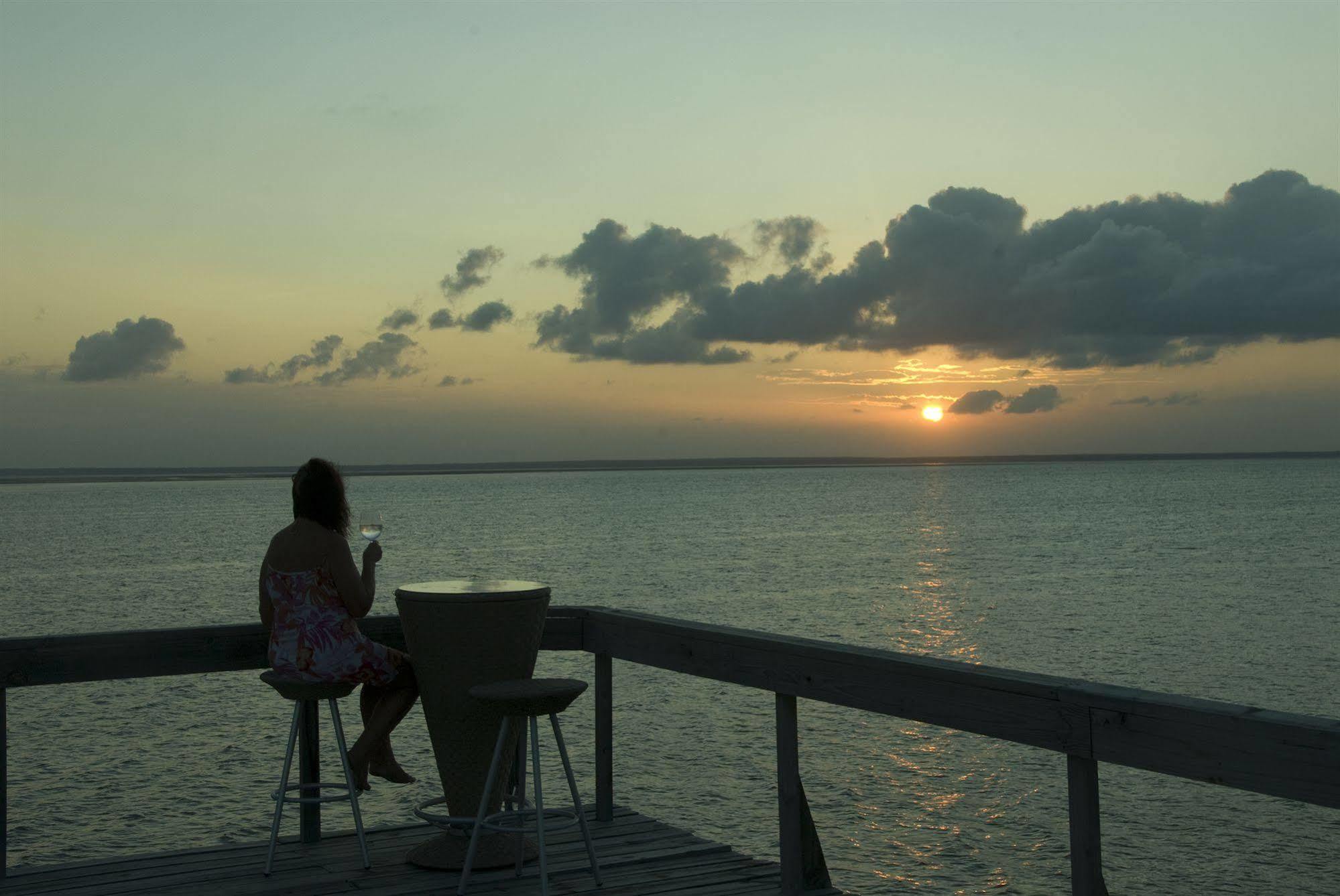 Dugong Beach Lodge Виланкулос Екстериор снимка