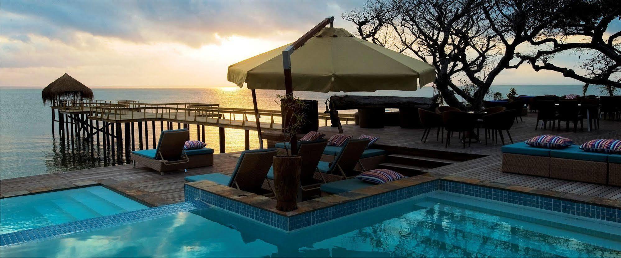 Dugong Beach Lodge Виланкулос Екстериор снимка