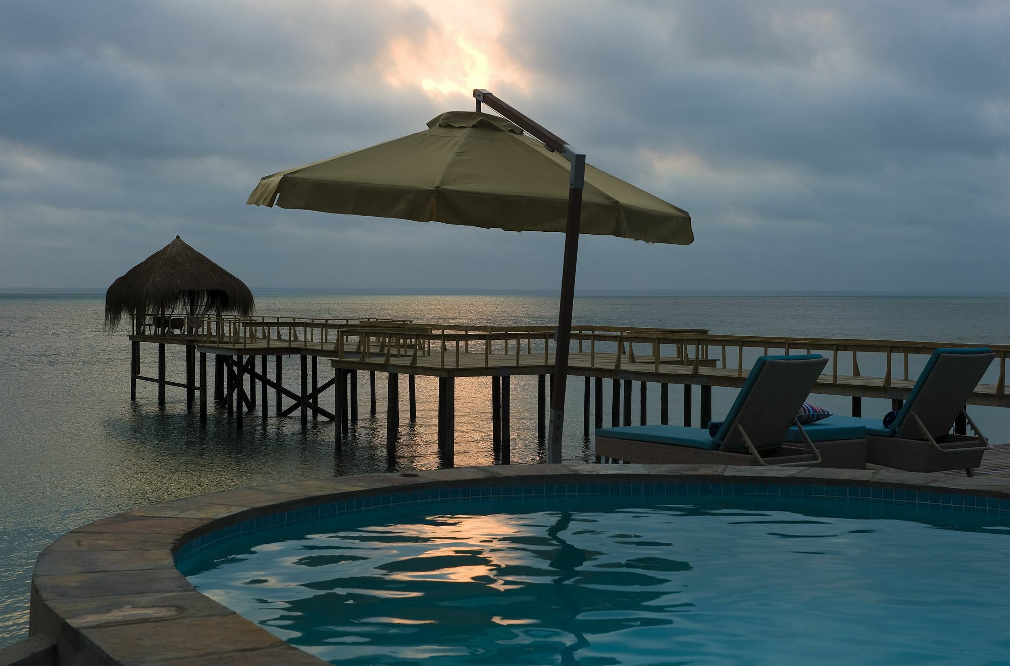 Dugong Beach Lodge Виланкулос Екстериор снимка