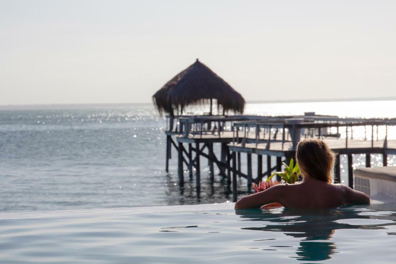 Dugong Beach Lodge Виланкулос Екстериор снимка